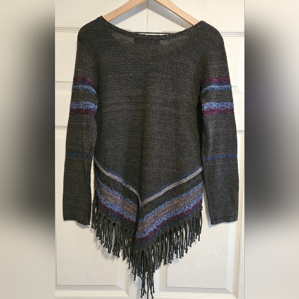 Curio New York Black and Blue Chevron Fringe Poncho Knitted Sweater Size Medium - Picture 4 of 5
